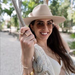 Meet your Posher, Gazelle